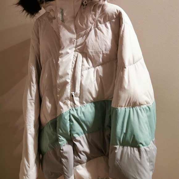 Women's Billabong Large Jacket - Picture 4 of 8